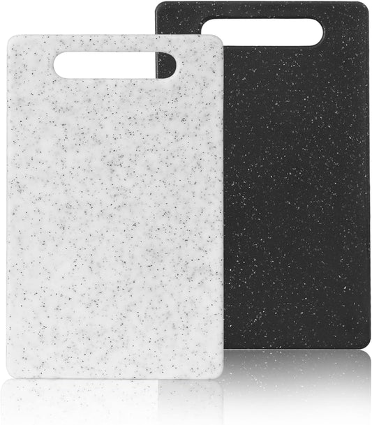 2 Pcs mini plastic cutting boards for the kitchen, in granite color, are suitable for food preparation, fruit and vegetable cutting.They feature an easy-to-hold design （6" x 10"，White+Black)